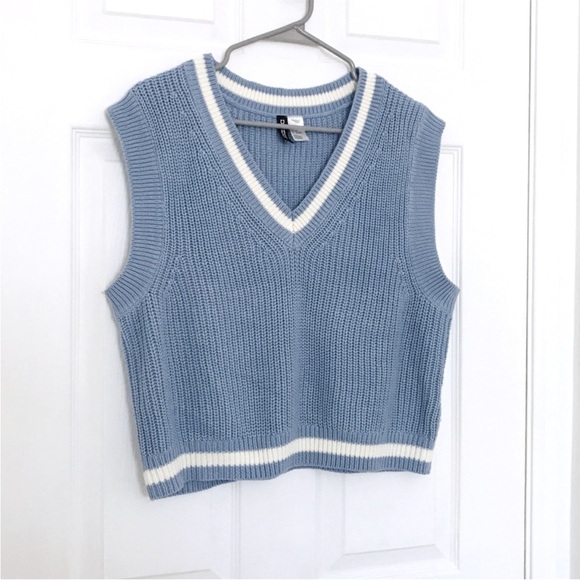 H&M Divided Light Blue V-Neck Sweater Vest – Size M - Picture 5 of 6